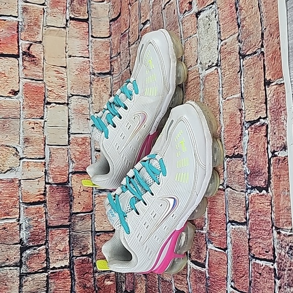 NIKE VAPOR MAX WOMANS SIZE 8.5 GUC - Picture 4 of 11